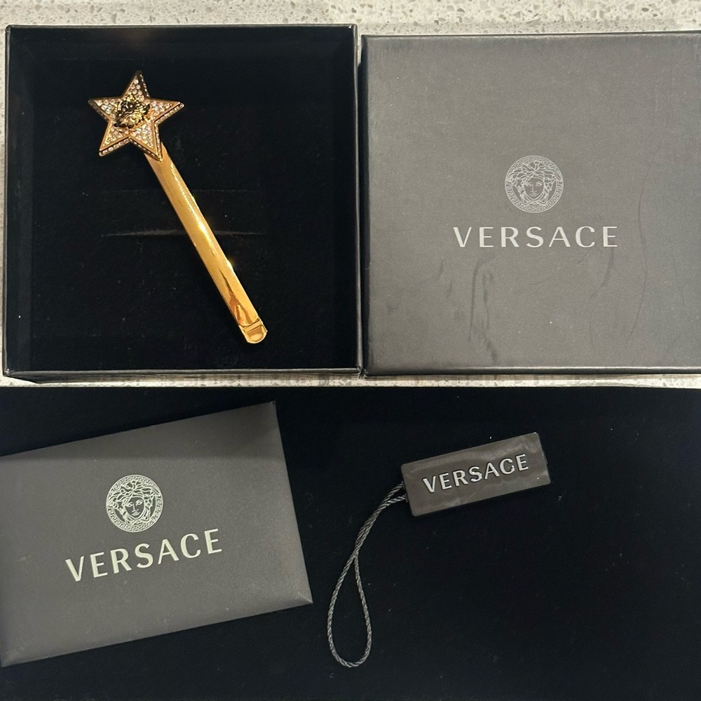 Authentic. Versace Medusa Gold Star Hair Clip with crystals. NEW with tags. - Picture 5 of 13